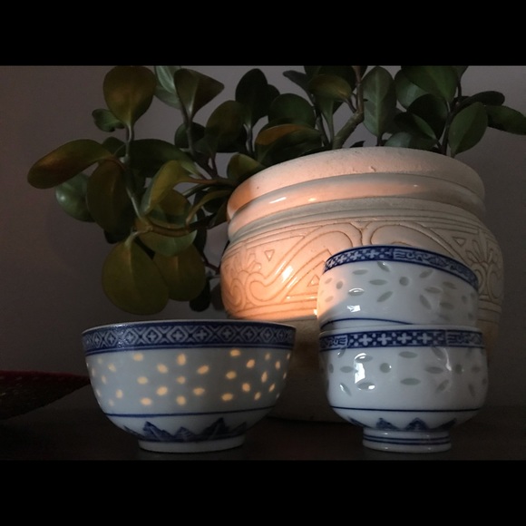 Blue and white Rice bowl and tea cups - Picture 6 of 11